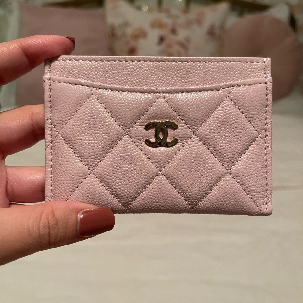 Chanel cardholder in light pink and gold HW 21S